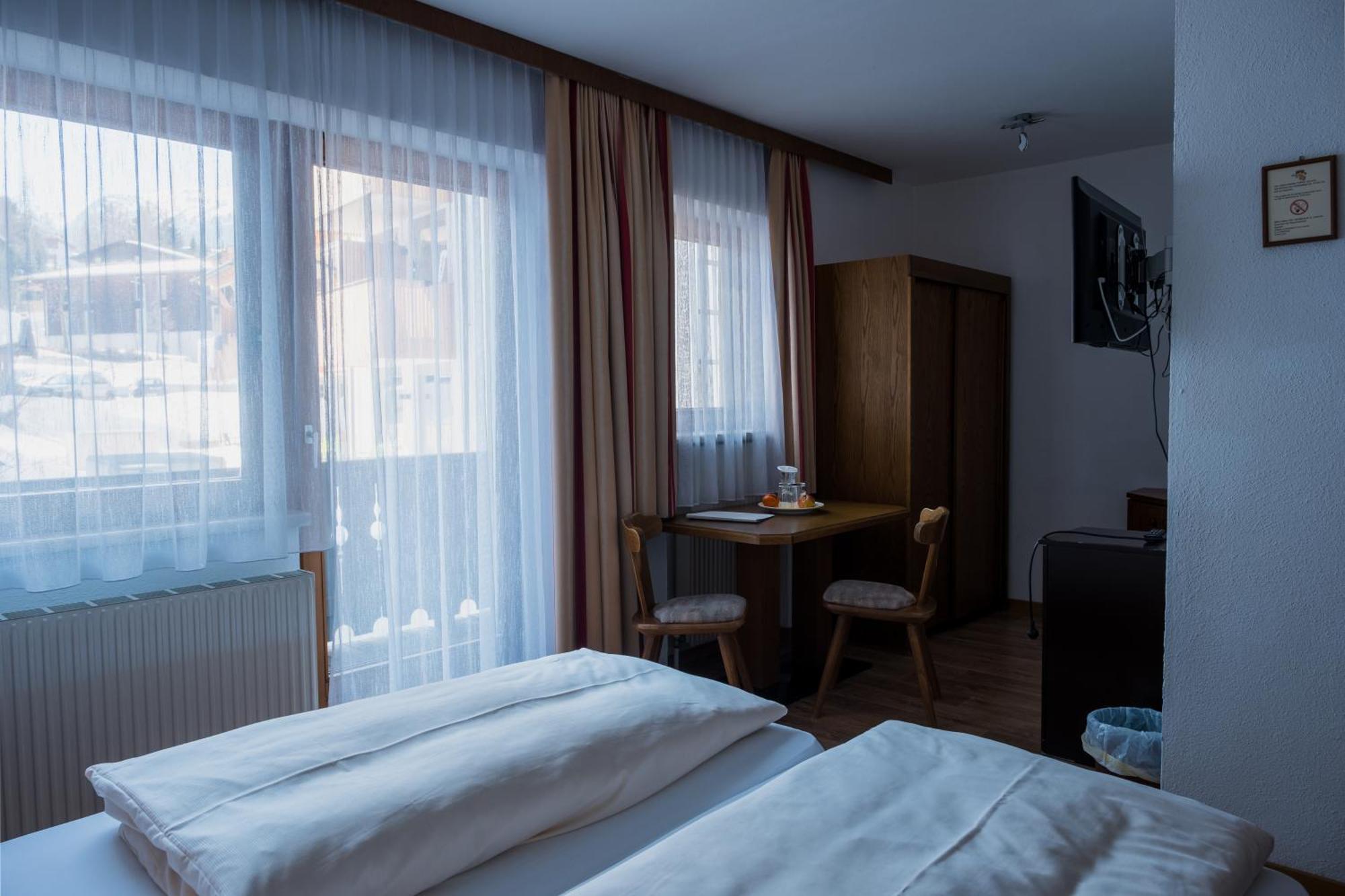 "Quality Hosts Arlberg" Hotel-Gasthof Freisleben Sankt Anton am Arlberg Buitenkant foto