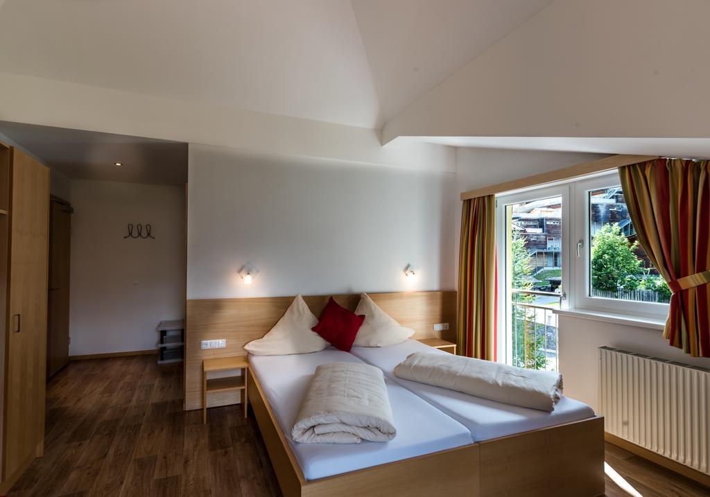 "Quality Hosts Arlberg" Hotel-Gasthof Freisleben Sankt Anton am Arlberg Buitenkant foto