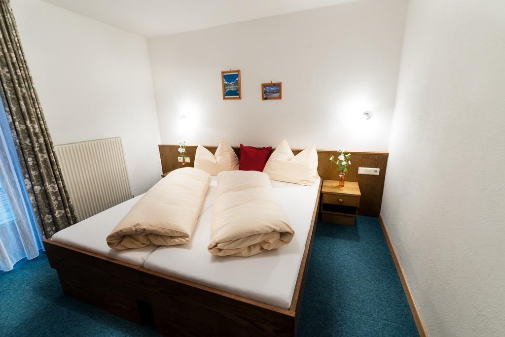 "Quality Hosts Arlberg" Hotel-Gasthof Freisleben Sankt Anton am Arlberg Buitenkant foto