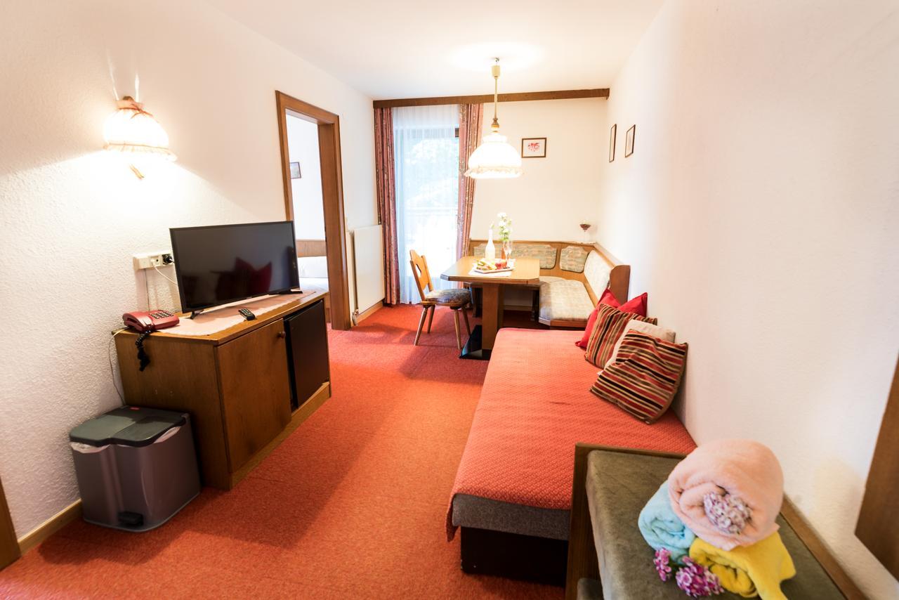 "Quality Hosts Arlberg" Hotel-Gasthof Freisleben Sankt Anton am Arlberg Buitenkant foto